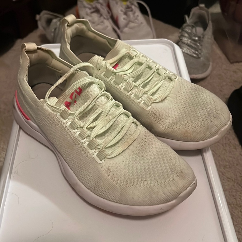 APL running shoes